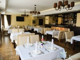 otel-reikartz-polyana_restoran_2