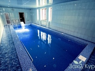 Закрытый бассейн