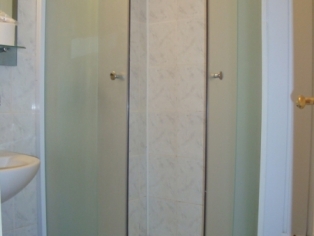 Однокомнатный улучшенный (с отдельными кроватями). Санузел