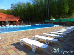 Бассейн на улице