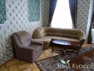Люкс трехкомнатный с кухней
