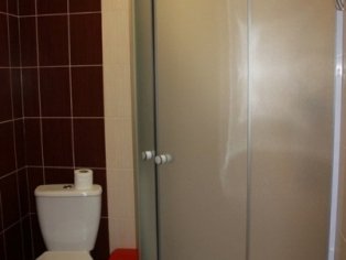 Однокомнатный двухместный стандарт (мансардного типа). Санвузел