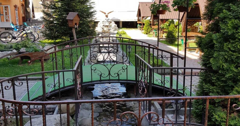 Готель «Славутич Закарпаття» Поляна