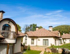 Готель «Letizia Contry Club» Шаян